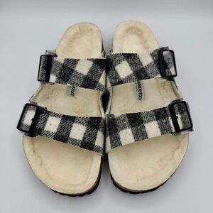 Birkenstock Arizona Shearling Size 40/9.5 Black & White Wool Buffalo Plaid